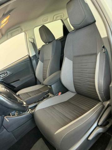 Toyota Auris image 6