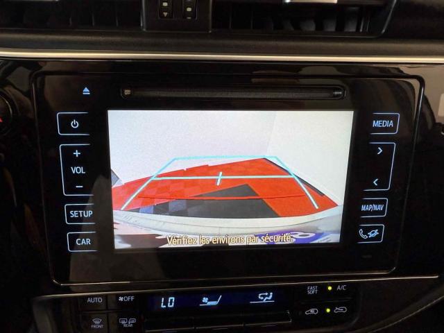 Toyota Auris image 1