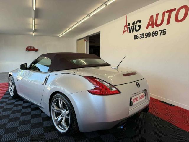 Nissan 370z image 9