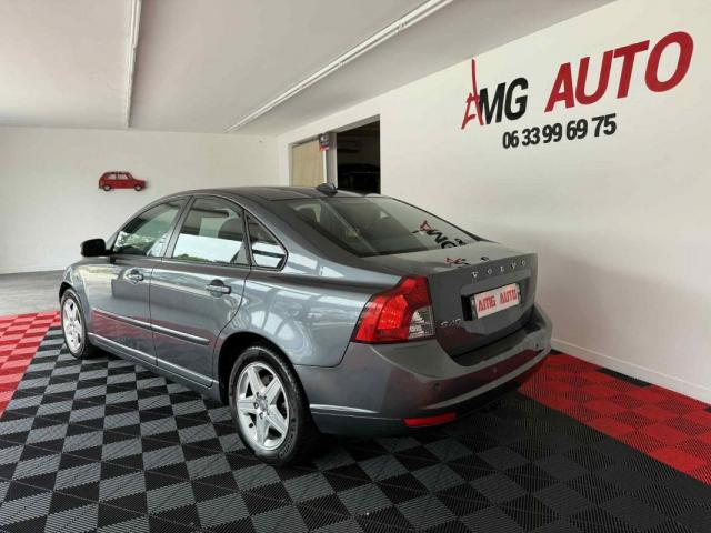 Volvo S40 image 8