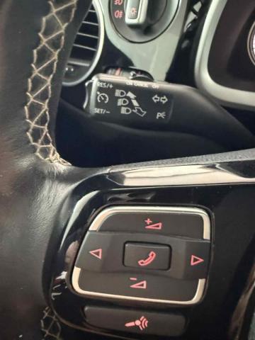 Volkswagen New Beetle image 2