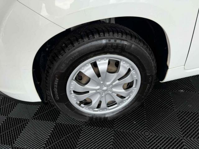 Fiat 500l image 9