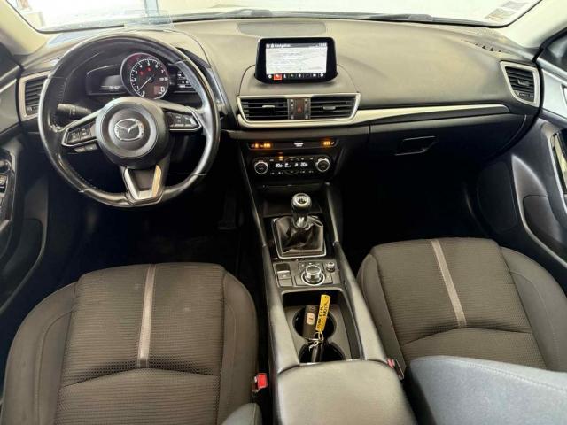 Mazda 3 image 1