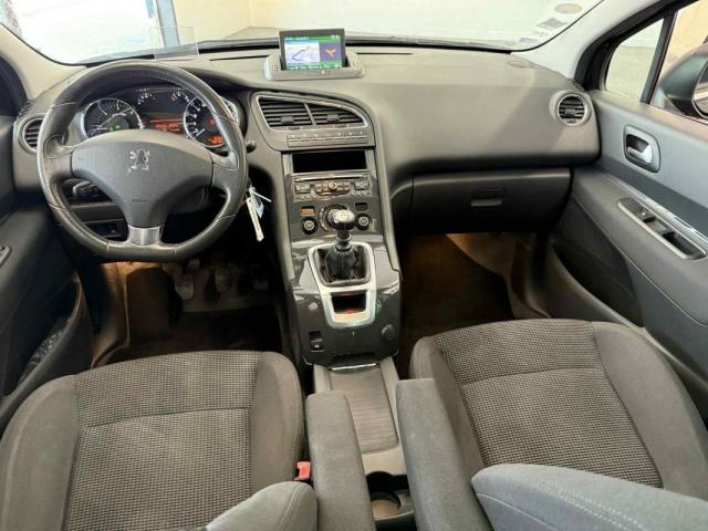 Peugeot 5008 image 9