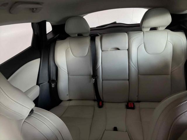 Volvo V40 image 7