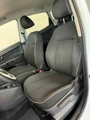 Kia Venga image 1