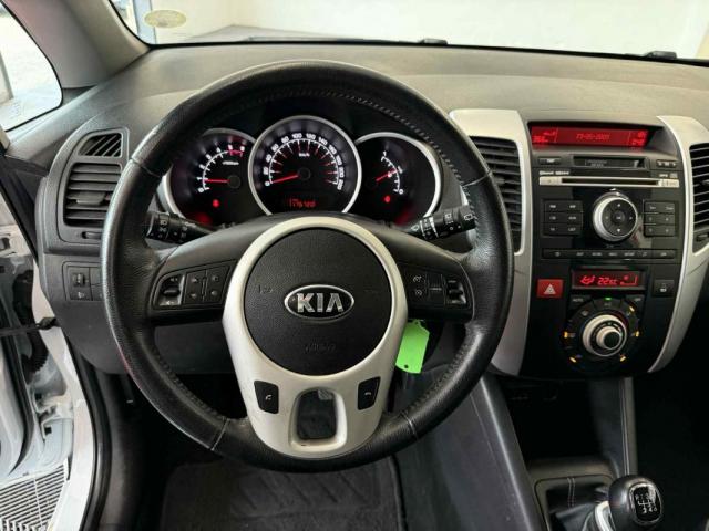 Kia Venga image 8