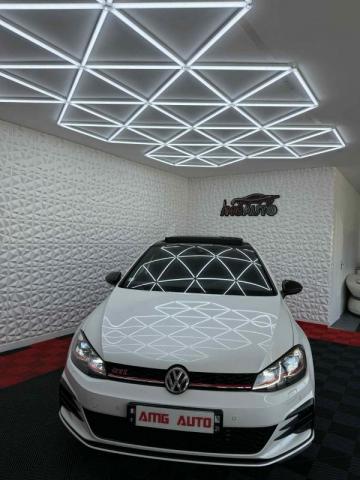 Volkswagen Golf image 9