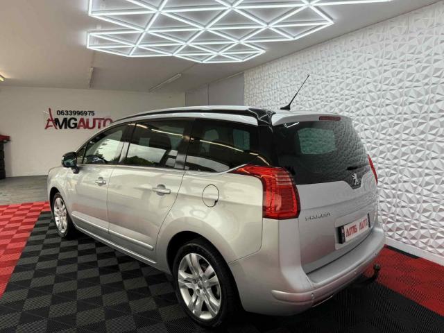 Peugeot 5008 image 2