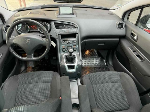 Peugeot 5008 image 4
