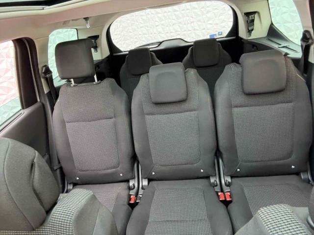 Peugeot 5008 image 7