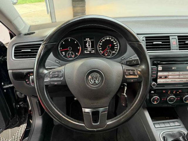 Volkswagen Jetta image 3