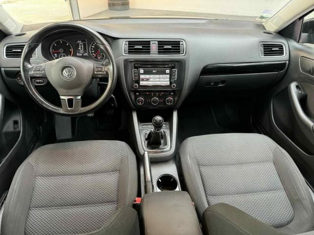 Volkswagen Jetta image 2