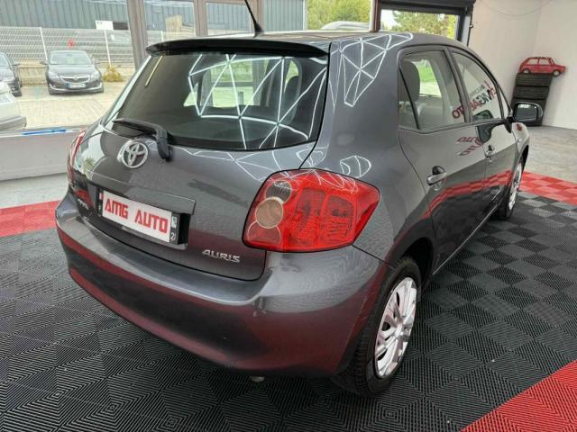 Toyota Auris image 5