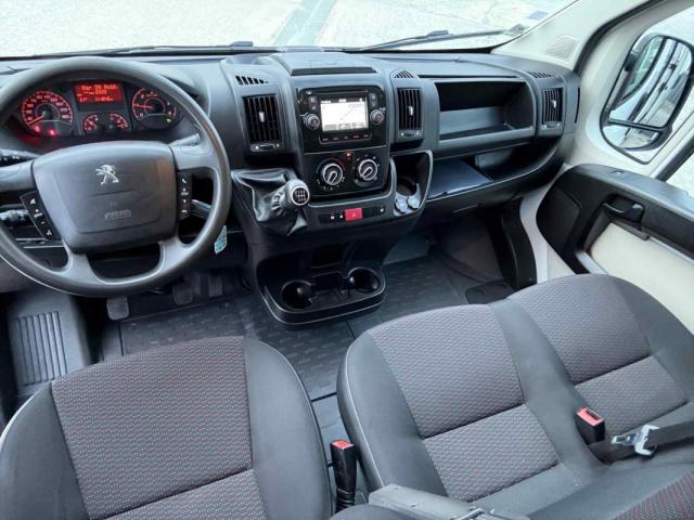 Peugeot Boxer image 2