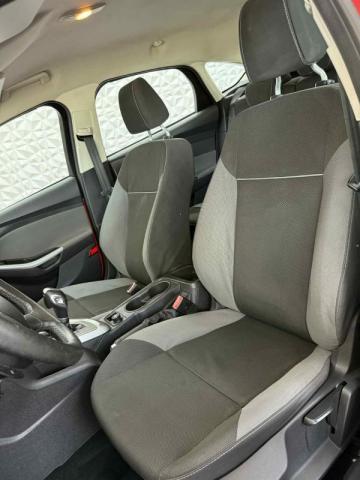 Ford Focus image 8