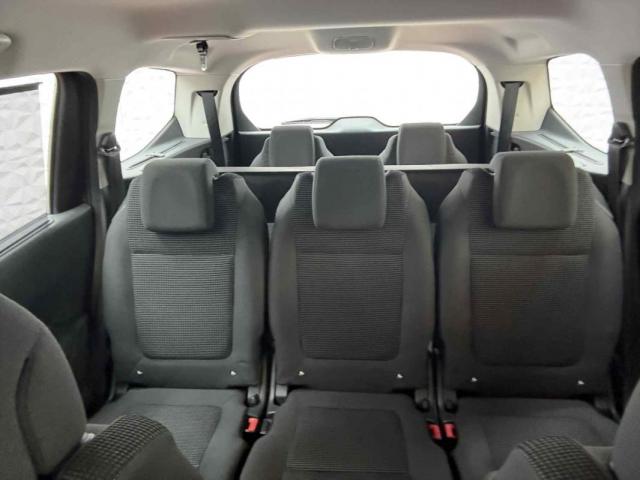 Peugeot 5008 image 8