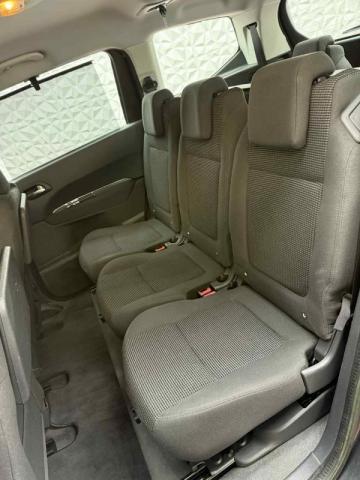 Peugeot 5008 image 4