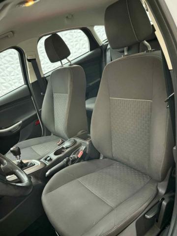 Ford Focus image 7