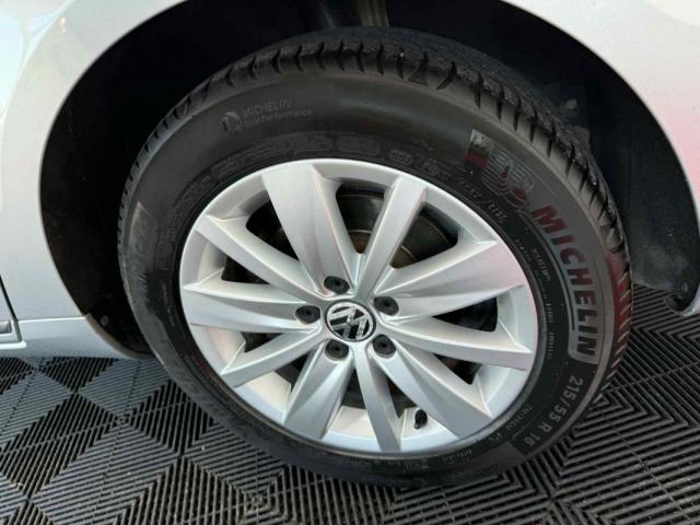 Volkswagen Passat image 9