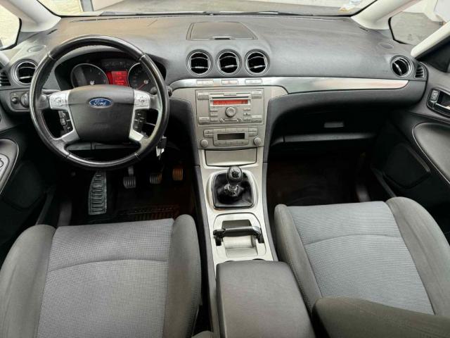 Ford S-Max image 4