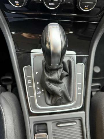 Volkswagen Golf image 9