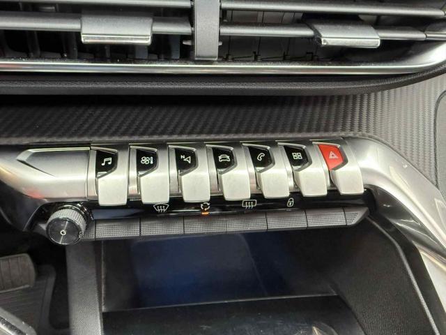 Peugeot 5008 image 8