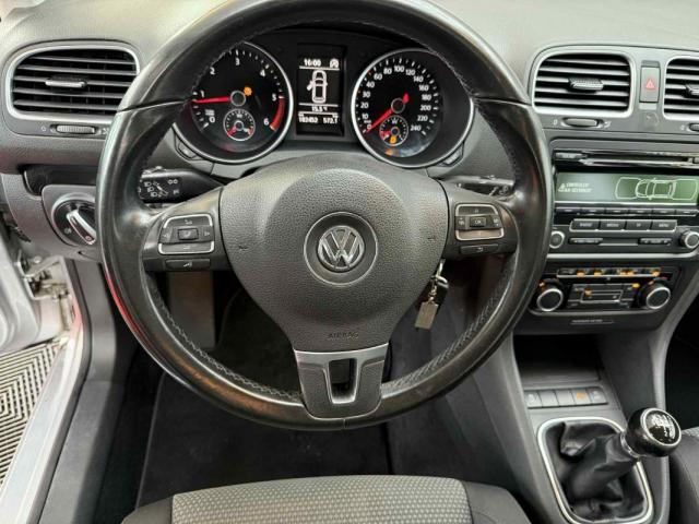 Volkswagen Golf image 8