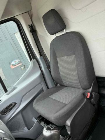 Ford Transit image 6