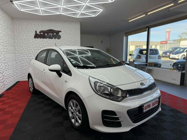 Kia Rio image 6