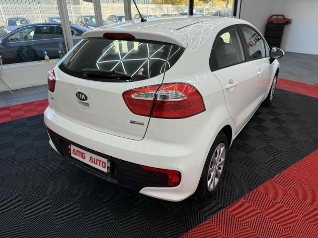 Kia Rio image 4