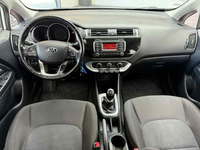 Kia Rio image 9