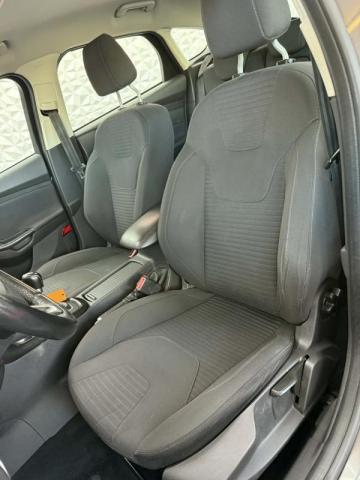 Ford Focus image 6