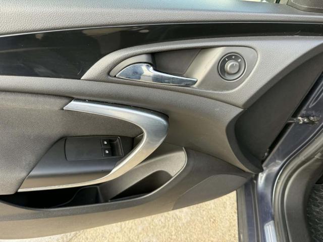 Opel Insignia Sports Tourer image 8