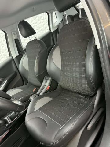 Peugeot 2008 image 6