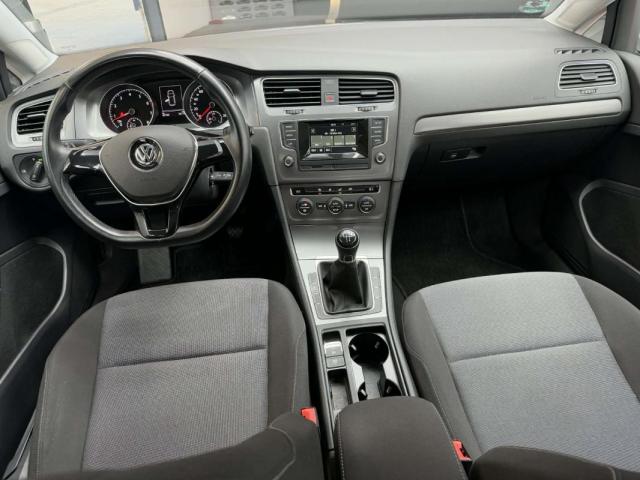 Volkswagen Golf image 6