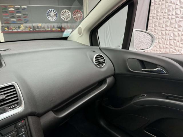 Opel Meriva image 2