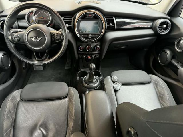 Mini Cooper D image 2