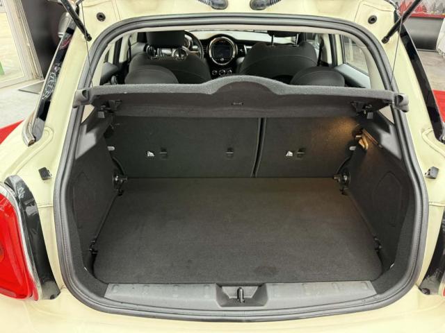 Mini Cooper D image 8