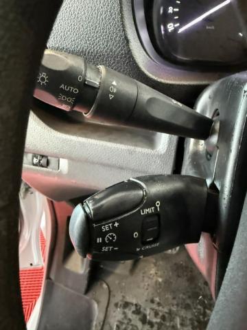 Peugeot Expert Combi image 4