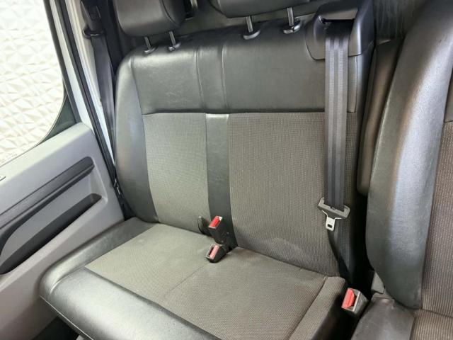 Peugeot Expert Combi image 3