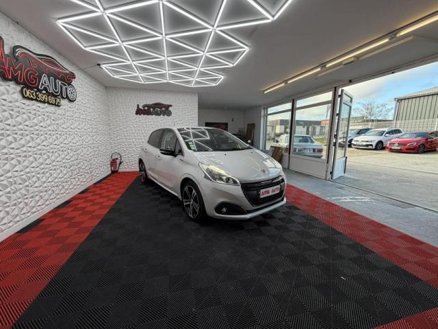Peugeot 208 image 1