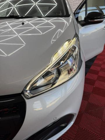 Peugeot 208 image 2