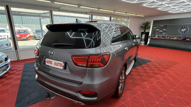 Kia Sorento image 8