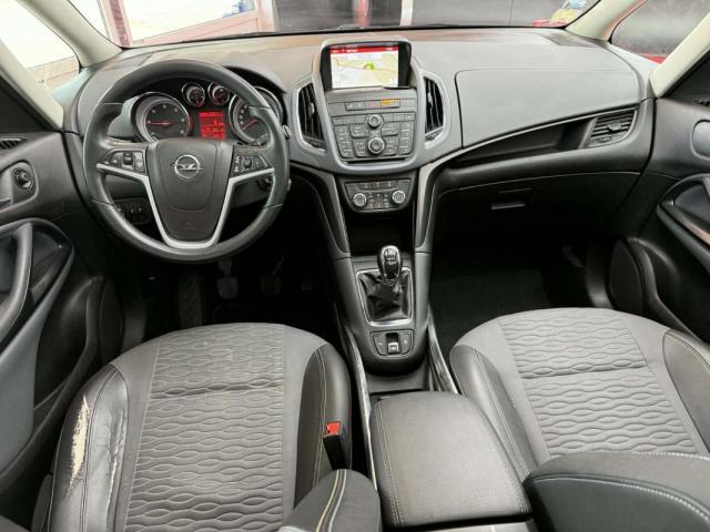 Opel Zafira Tourer image 6