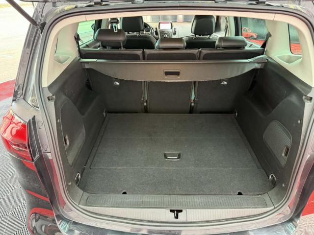 Opel Zafira Tourer image 1