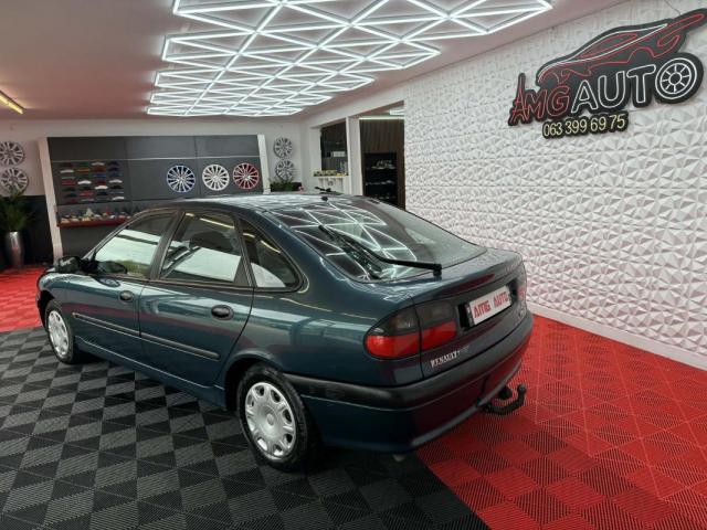 Renault Laguna image 8