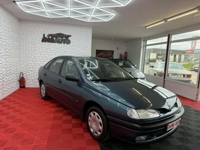 Renault Laguna image 1