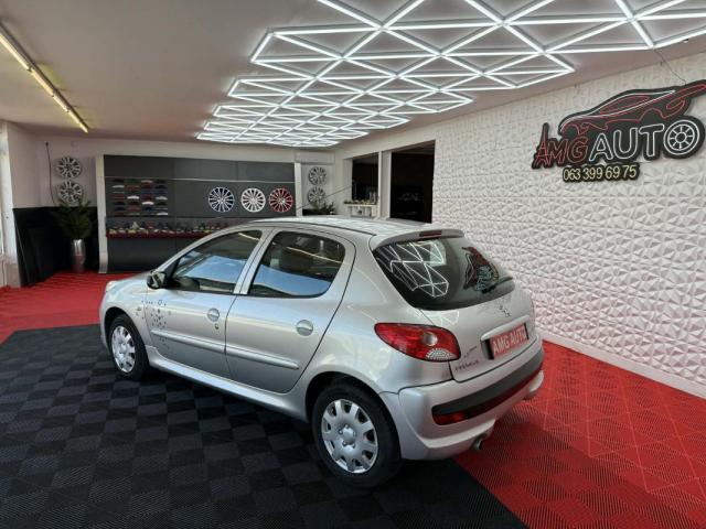 Peugeot 206+ image 2