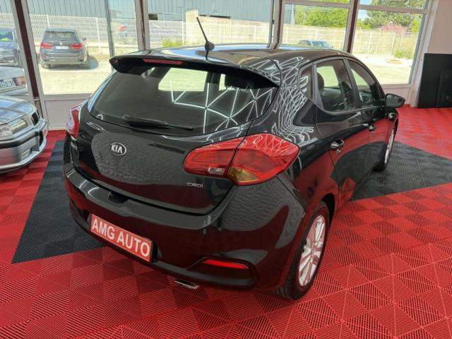 Kia Cee'D image 9